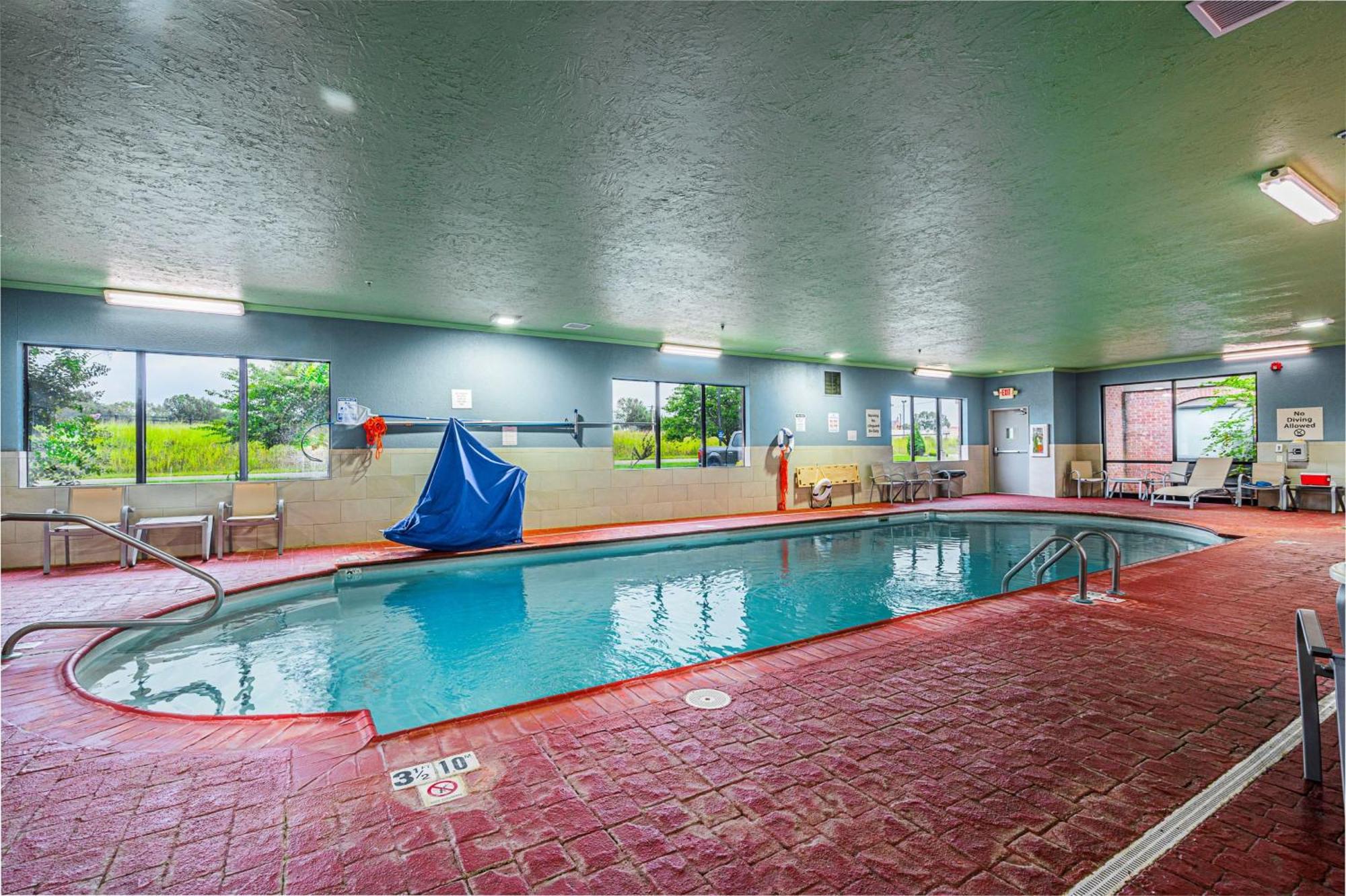 Holiday Inn Express Hotel & Suites Franklin By Ihg Exterior foto